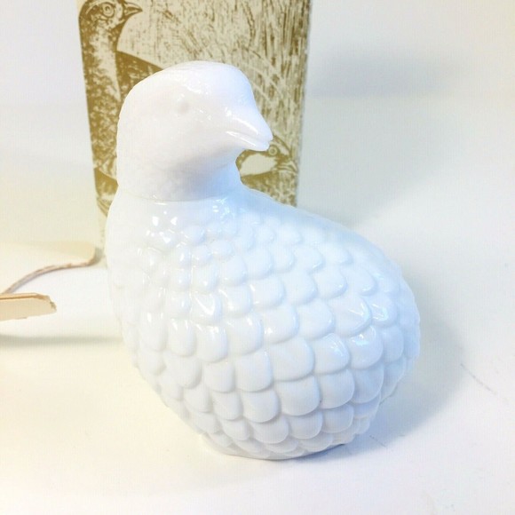 Vintage Avon THE PARTRIDGE Unforgettable Cologne White Glass Partridge UN-Used - Picture 1 of 10